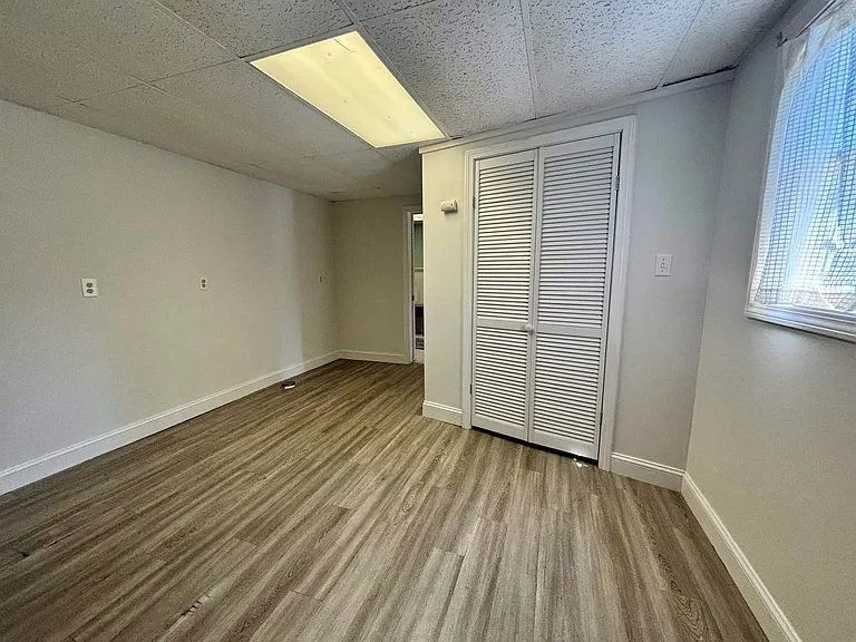 353 Forest Rd — Photo 26