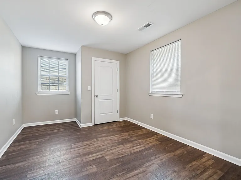 801 Poplar Ave #B — Photo 15