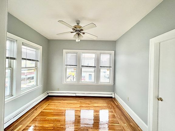 5th image of 113 Ferry St APT 2