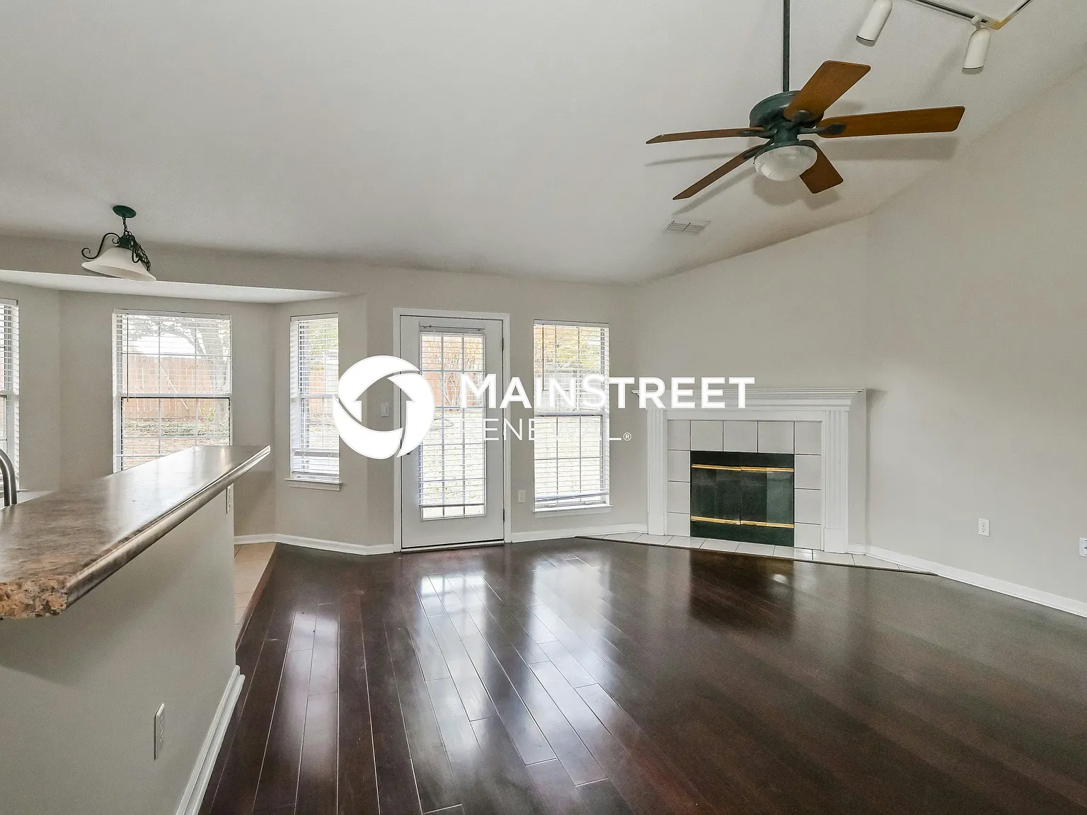 5545 Annandale Dr — Photo 2