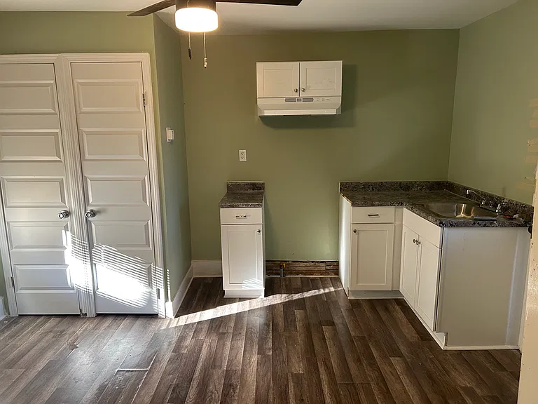 2394 Devoy Ave — Photo 5