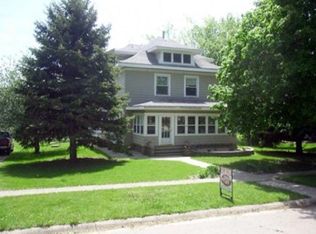 311 E Iowa Ave, George, IA 51237
