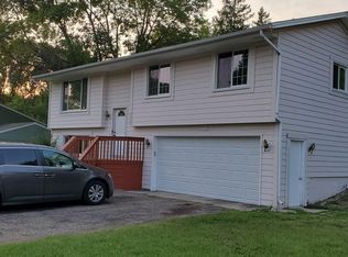 9220 Garrison Way, Eden Prairie, MN 55347