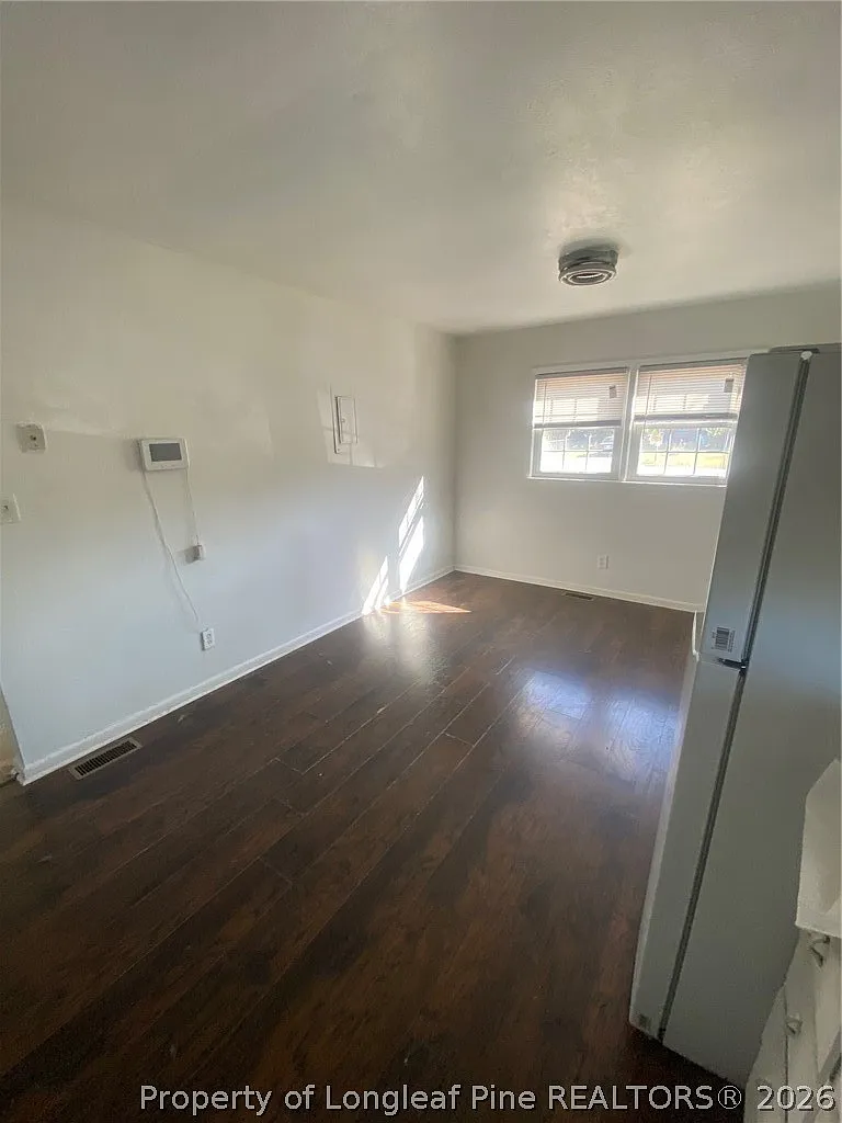 3 bed, 1.0 bath, 1116 sqft, $1,300 — Photo 4
