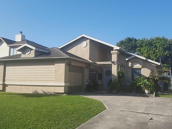 3rd image of 186 Pinewood Cir