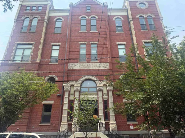 305 Whiton St #103, Jersey City, NJ 07304