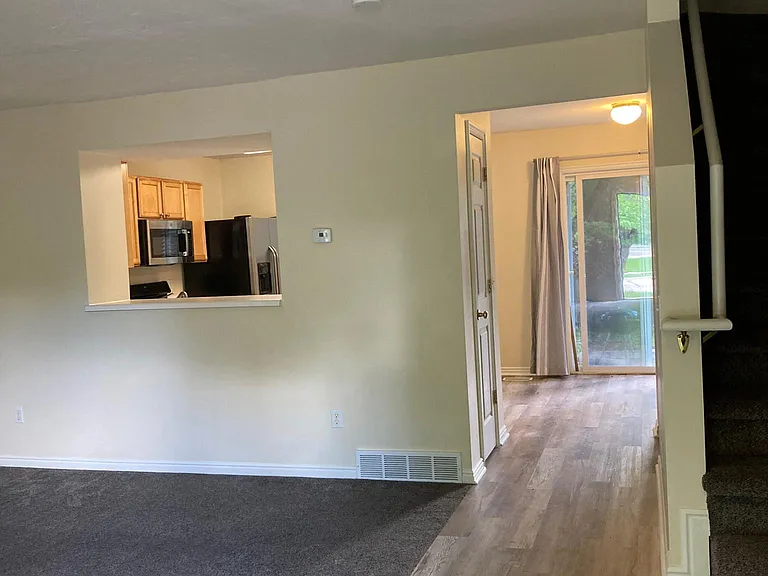 569 N 200 W — Photo 14