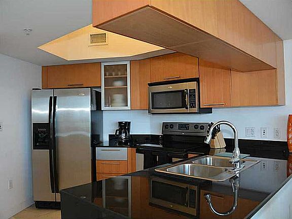 4th image of 1750 Bayshore Dr #5601