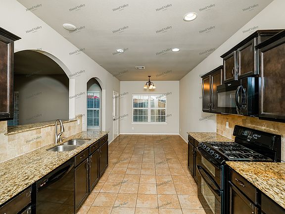 5th image of 2608 W Glendale St