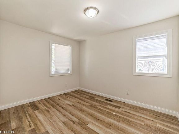 5th image of 3940 Pierce St