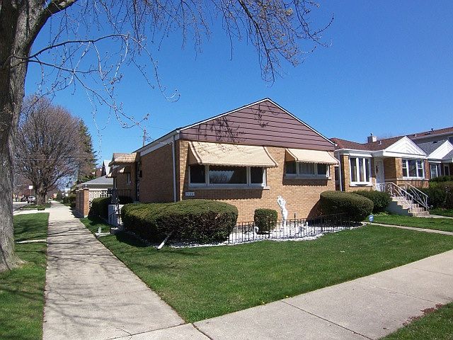 1st image of 7122 W Summerdale Ave