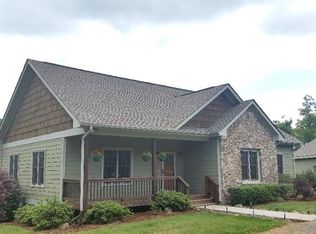 578 Bearmeat Rd, Hiawassee, GA 30546