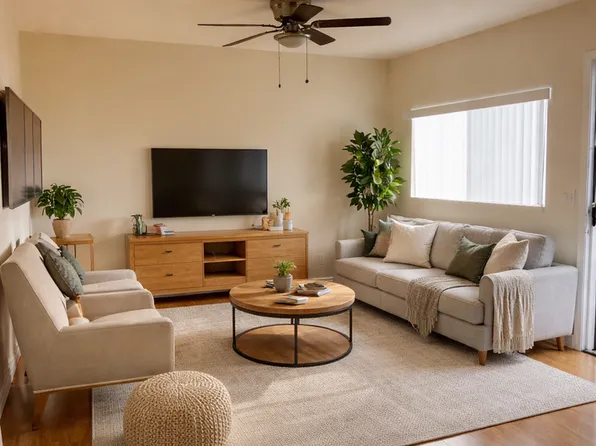 Mahanna, 1131-1133 Mahanna Ave #D, Long Beach, CA 90813