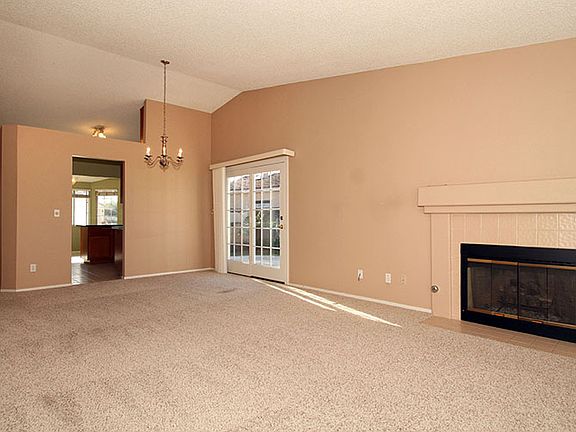 4th image of 427 El Nido St