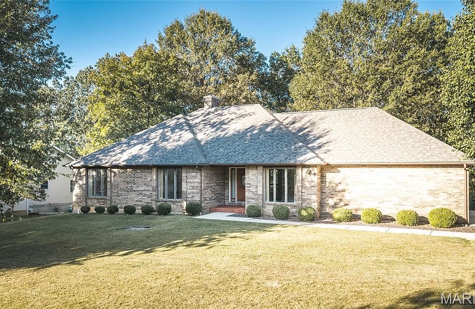 1st image of 616 Brighton Ct
