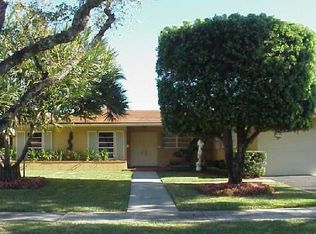 14331 Leaning Pine Dr, Miami Lakes, FL 33014