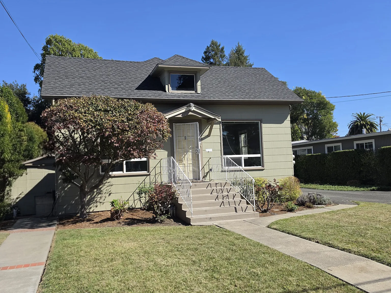 3 bed, 1370 sqft, $3,400 — Photo 1