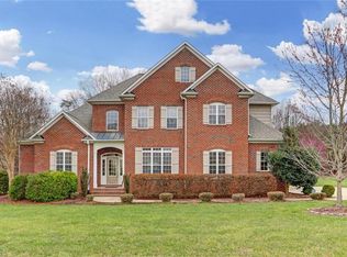 207 Fosseway Dr, Greensboro, NC 27455