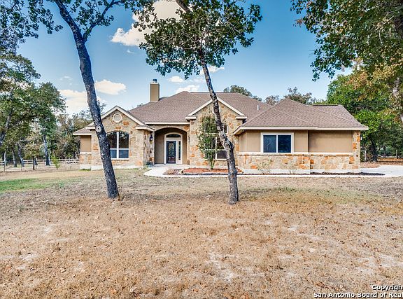 3rd image of 414 Rosewood Dr