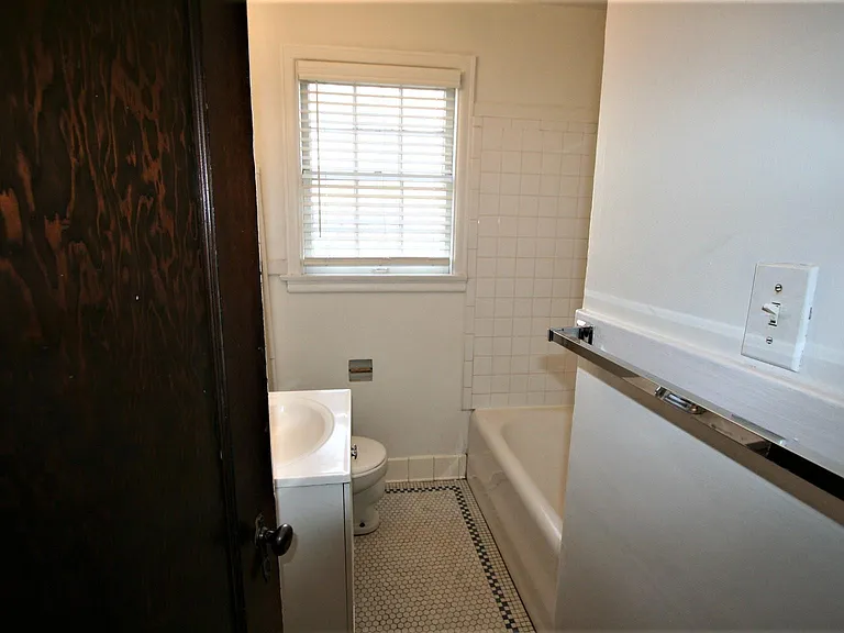 1100 E 10th Ave #8 — Photo 6