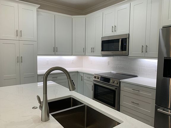 3rd image of 2892 Isles Way