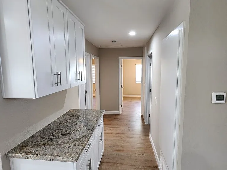 9041 Dewsbury Ave — Photo 9