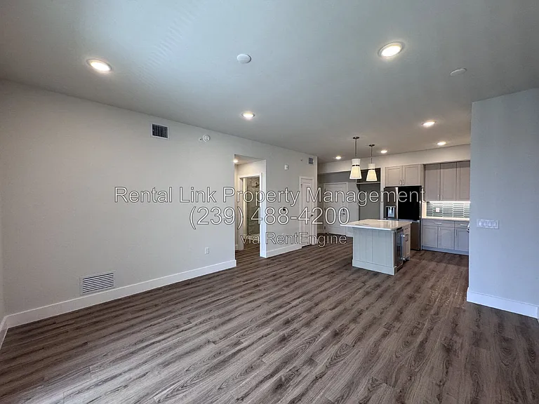 414 Cape Coral Pkwy E #405 — Photo 3
