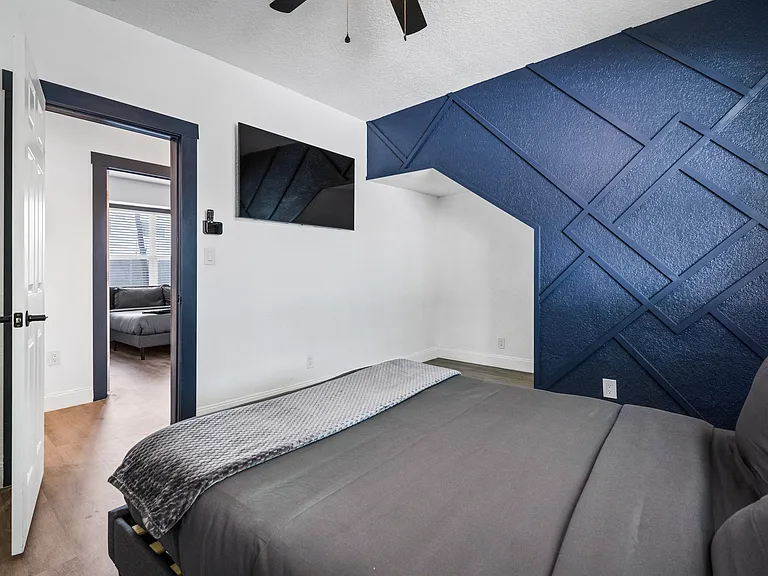 209 W Gladys St #2 — Photo 4