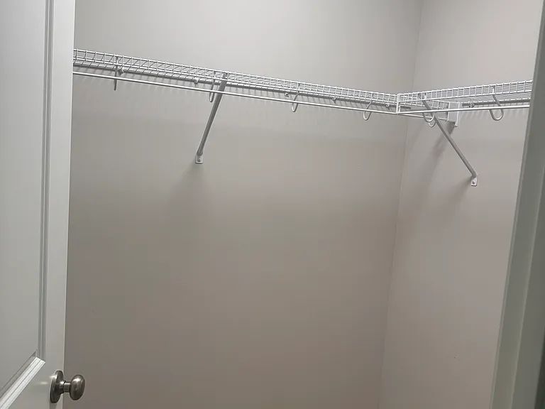 8205 Kensington Sq — Photo 3