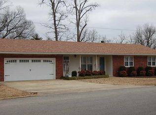 2110 Old Orchard Rd, Poplar Bluff, MO 63901