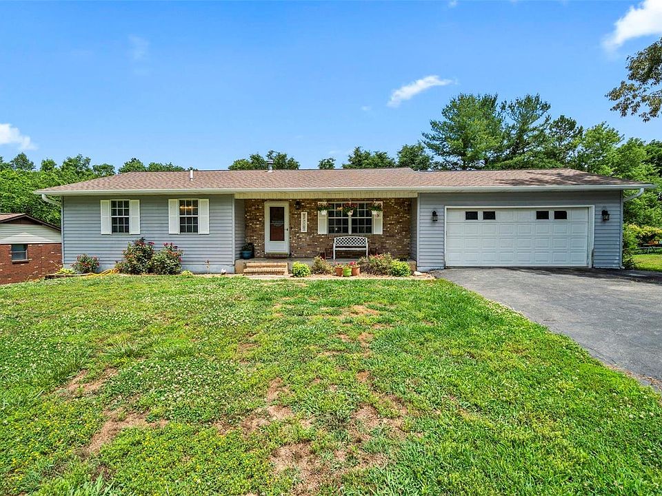 1st image of 214 W Ora Lee Dr