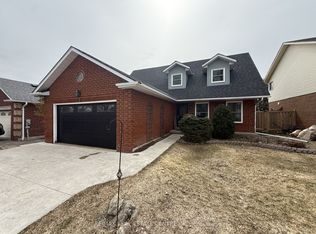 8 Passmore Ave, Orangeville, ON L9W 4E2
