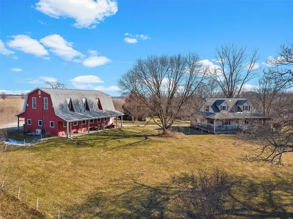 7372 State Route 16, Hillsboro, IL 62049