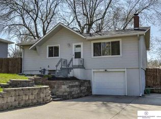 7306 N 36th Avenue Cir, Omaha, NE 68112