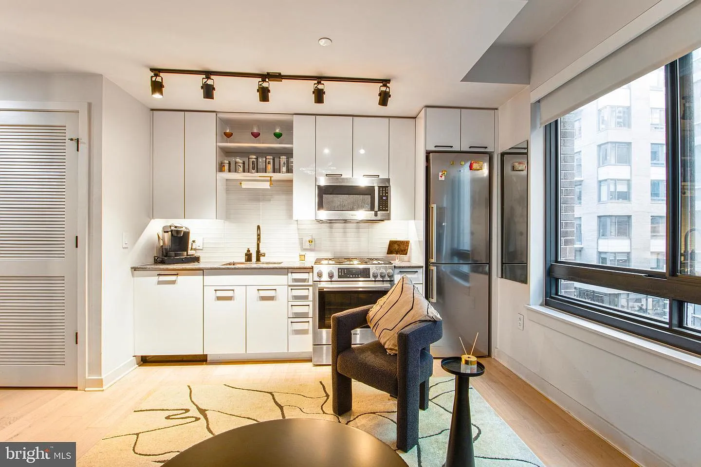 1 bed, 598 sqft, $2,150 — Photo 3
