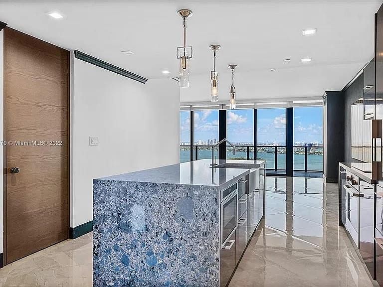 1st image of 650 NE 32nd St Unit 3003