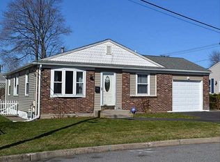 9 Cardosi Ct, Pawtucket, RI 02861