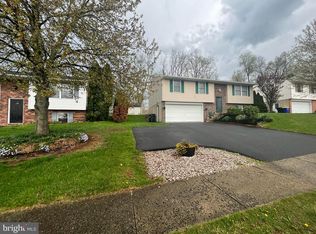 12 Hayloft Rd, Denver, PA 17517