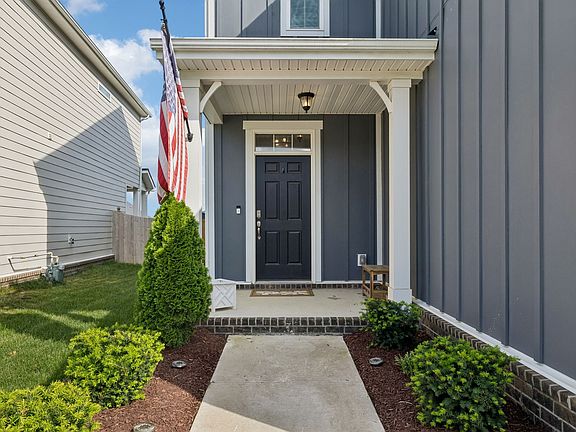 3rd image of 1070 Laurel Valley Ln
