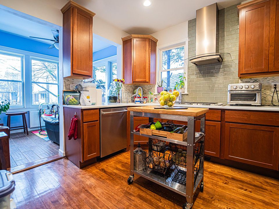 Kitchen with 42" maple cabinets