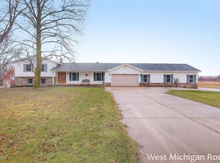 4951 12th Ave SW, Grandville, MI 49418