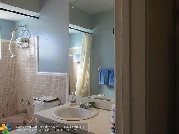 5th image of 4520 NW 33rd St