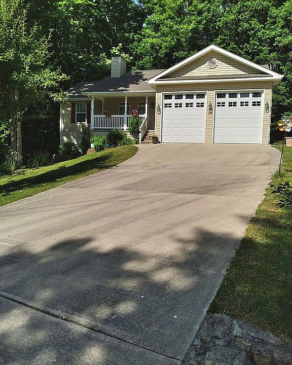 1st image of 219 Wycliff Ln