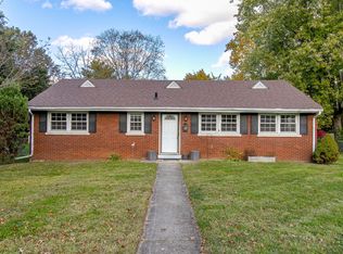 679 Springhurst Dr, Lexington, KY 40503