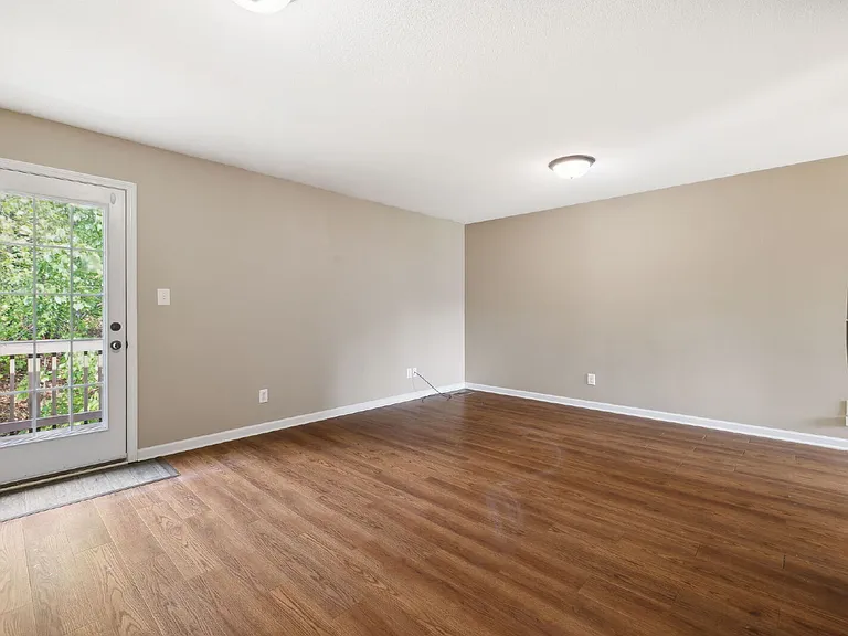 1723A Thistlewood Dr — Photo 14
