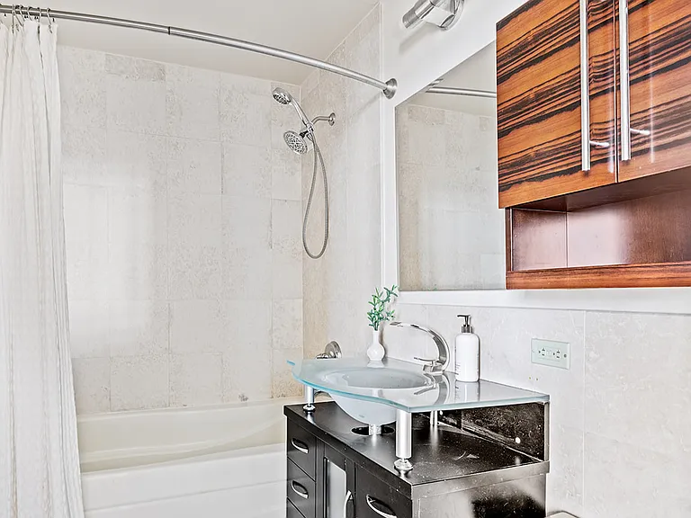 1485 5th Ave #19D — Photo 5