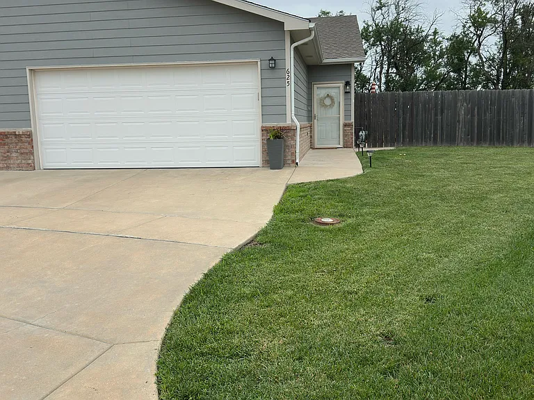 625 N Grandstone St — Photo 1