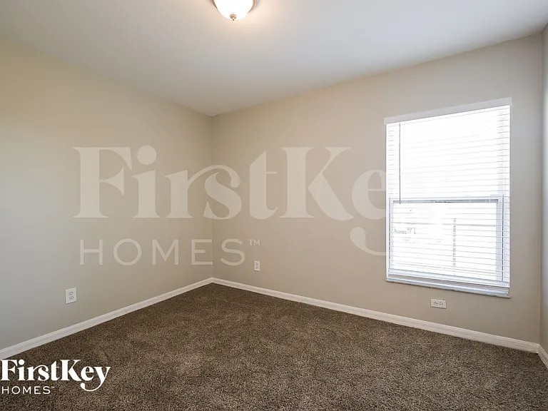 2506 NE 6th Pl — Photo 12