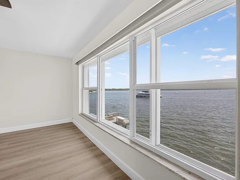 52 Yacht Club Dr #305 — Photo 16
