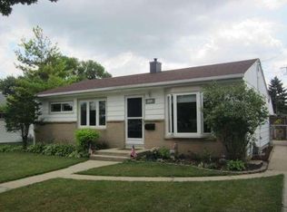 6709 W Kinnickinnic River Pkwy, Milwaukee, WI 53219